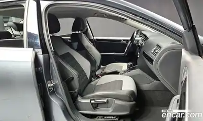 Volkswagen Jetta 2015 2.0 Автомат в Москве № 358908, миниатюра 10