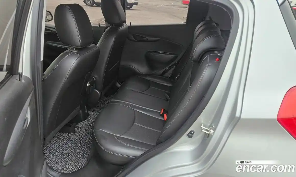 Chevrolet Spark 2017 1.0 Автомат в Москве № 370796, фото 11