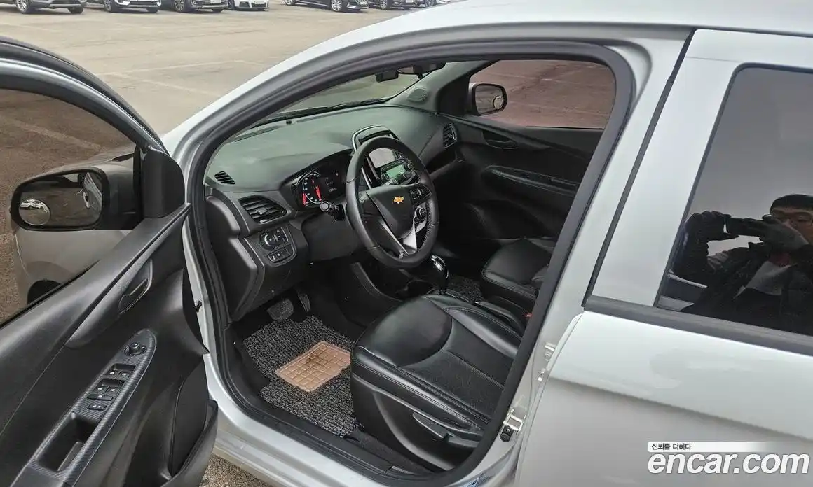 Chevrolet Spark 2017 1.0 Автомат в Москве № 370796, фото 10