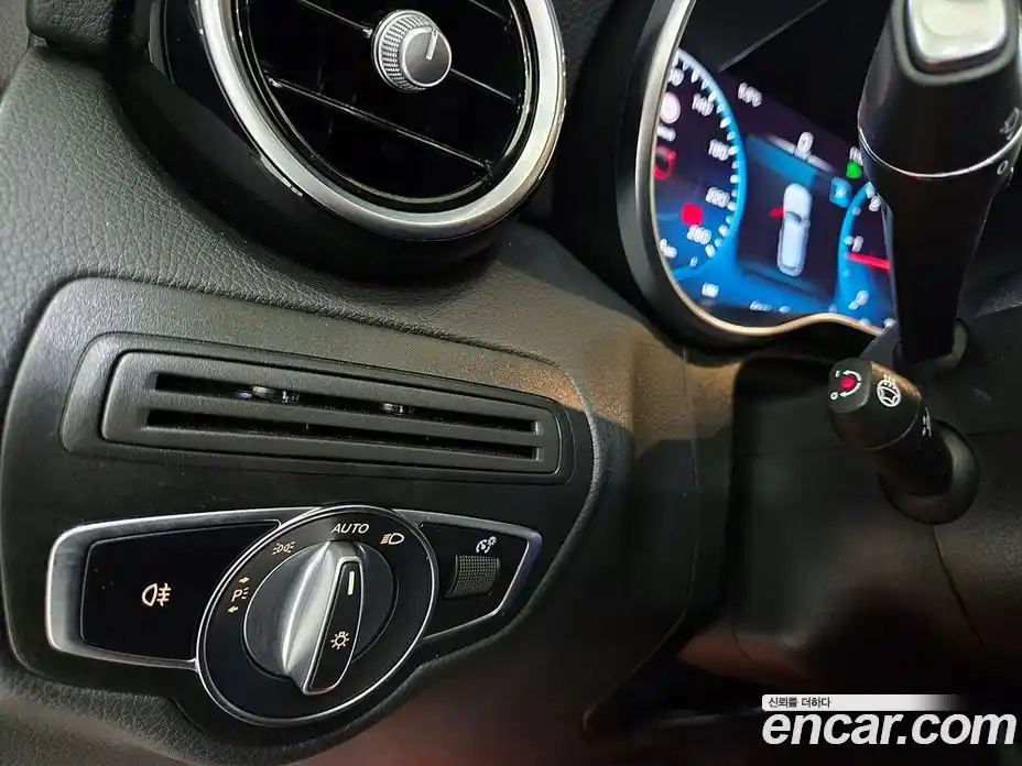 Mercedes-Benz GLC-Class 2021 1.9 Автомат в Москве № 371666, фото 14