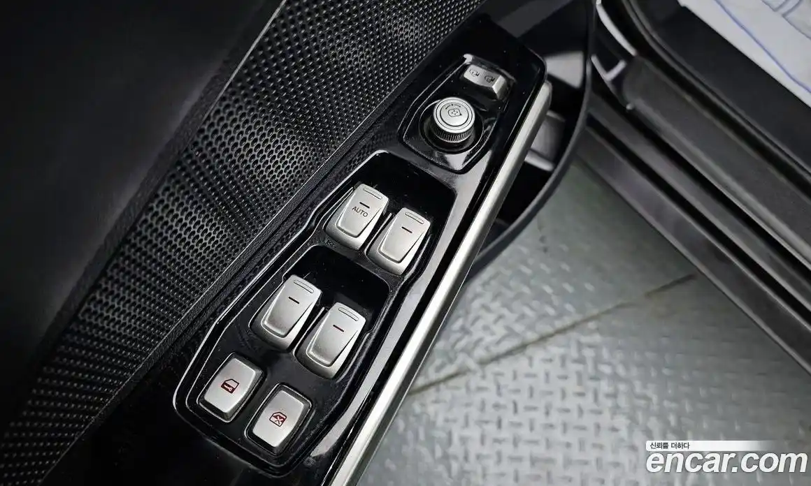 SsangYong TIBOLI 2016 1.6 Автомат в Москве № 388243, фото 12