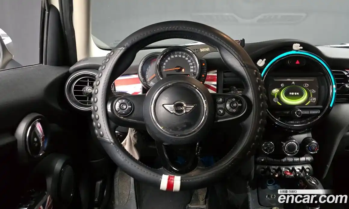 Mini Cooper 2017 1.5 Автомат в Москве № 396809, фото 13