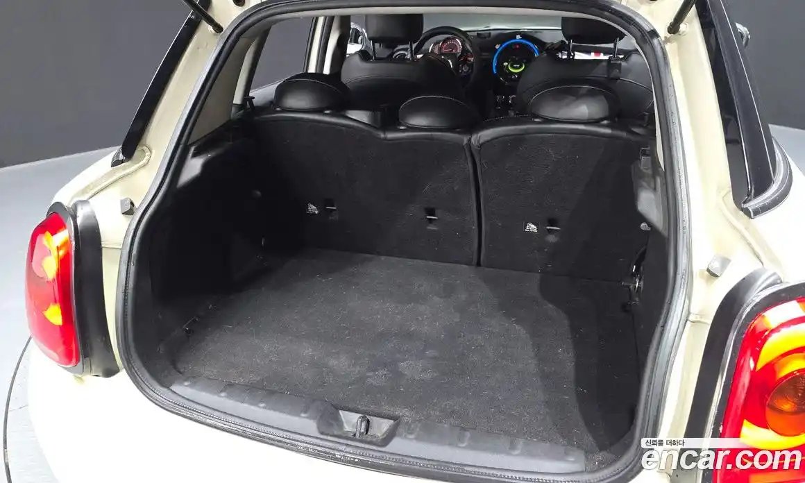 Mini Cooper 2017 1.5 Автомат в Москве № 396809, фото 20