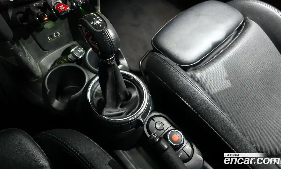 Mini Cooper 2017 1.5 Автомат в Москве № 396809, фото 9