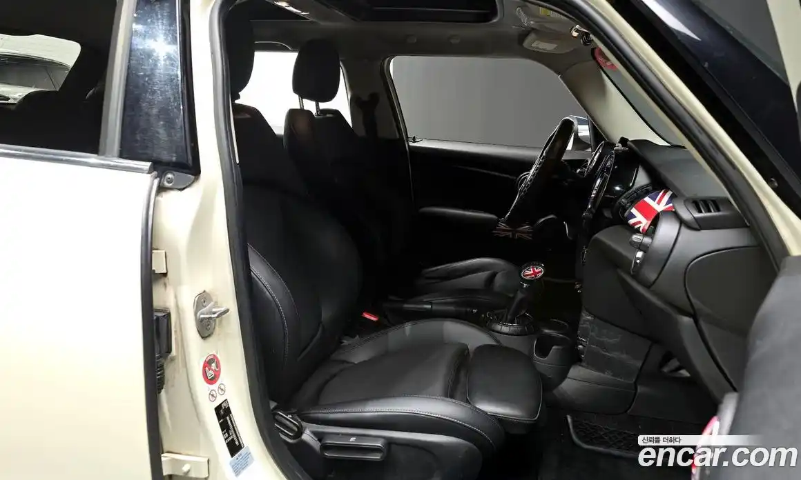 Mini Cooper 2017 1.5 Автомат в Москве № 396809, фото 10