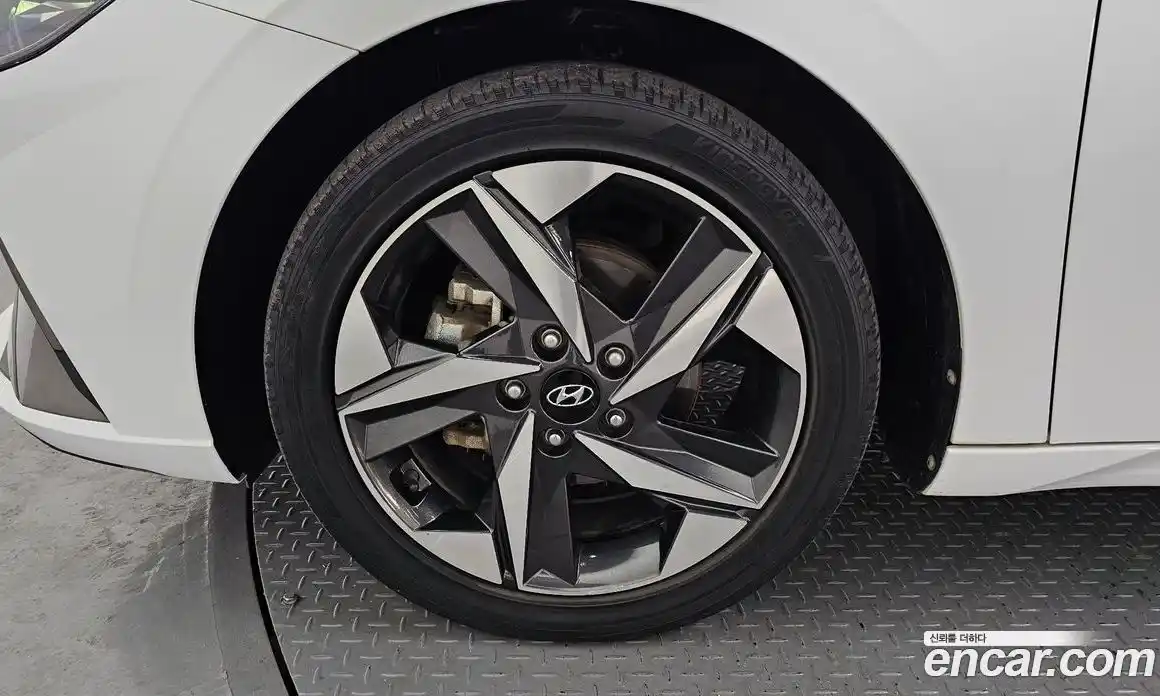 Hyundai Avante 2022 1.6 Автомат в Москве № 48728, фото 17