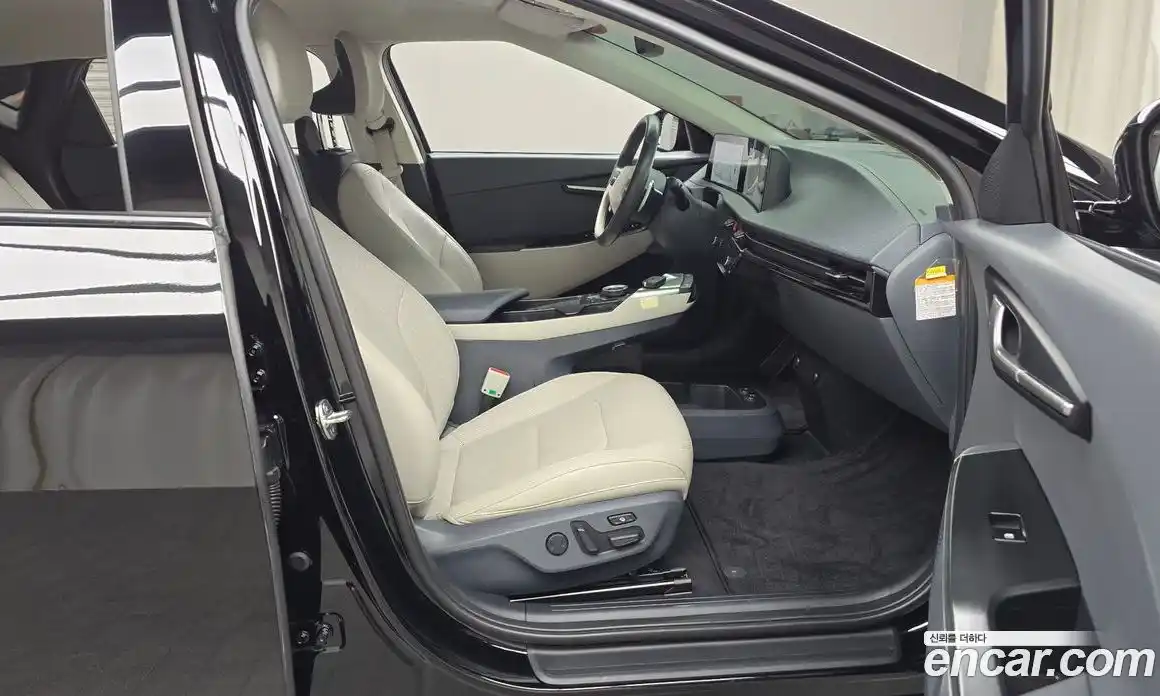 Kia EV6 2023 0.1 Автомат в Москве № 50648, фото 3