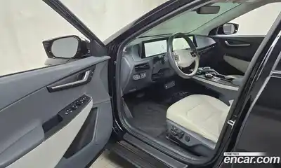 Kia EV6 2023 0.1 Автомат в Москве № 50648, миниатюра 10