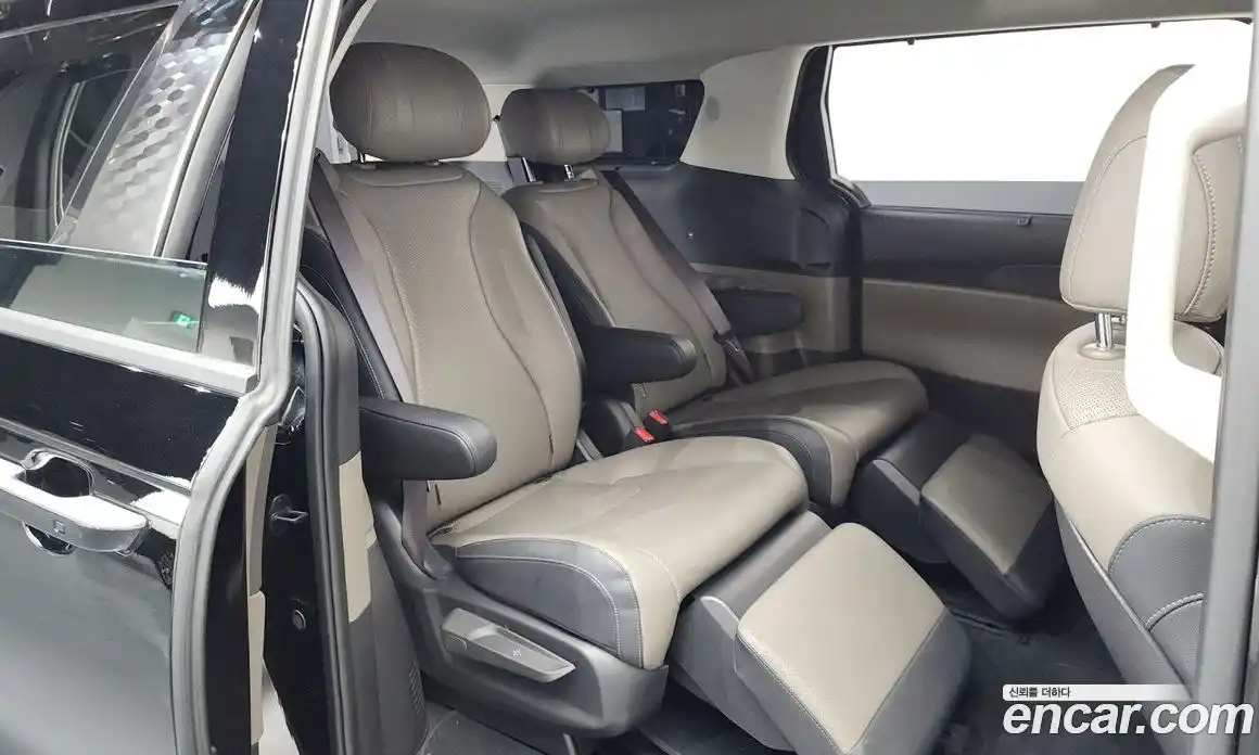 Kia Canival 2025 2.2 Автомат в Москве № 55130, фото 3