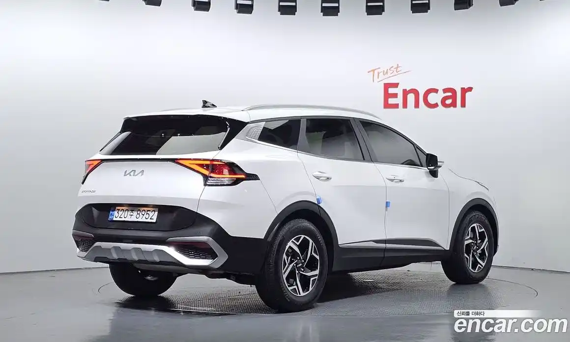 Kia Sportage 2023 1.6 Автомат в Москве № 10028, фото 5