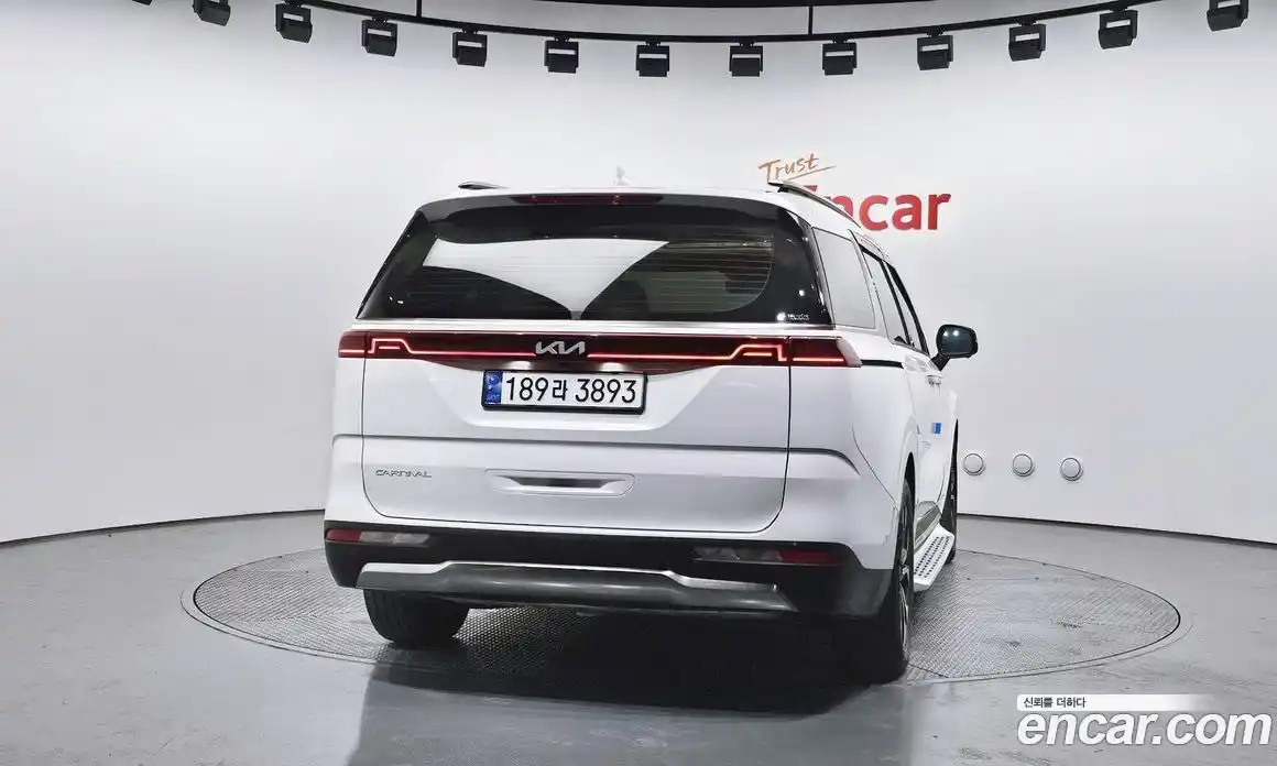 Kia Canival 2023 2.2 Автомат в Москве № 103144, фото 13