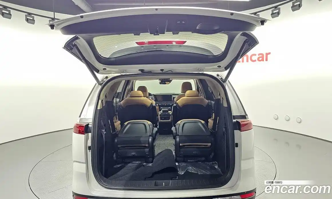 Kia Canival 2023 2.2 Автомат в Москве № 103144, фото 8