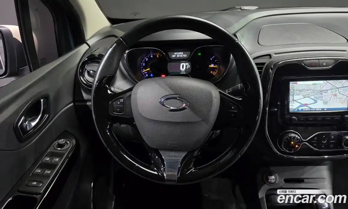 Renault QM3 2015 1.5 Автомат в Москве № 106274, фото 13