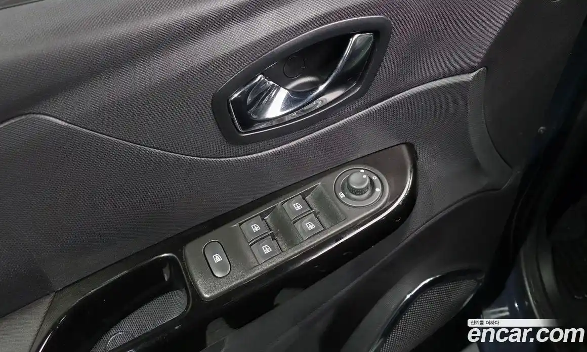 Renault QM3 2015 1.5 Автомат в Москве № 106274, фото 16