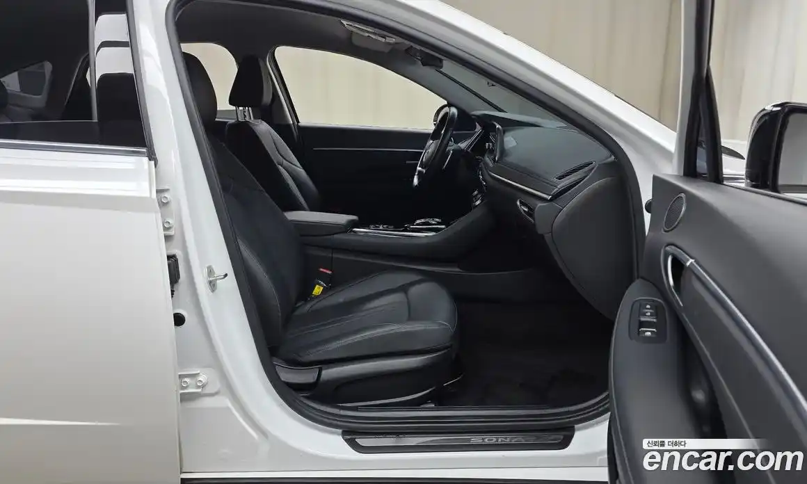 Hyundai Sonata 2022 1.6 Автомат в Москве № 109917, фото 15