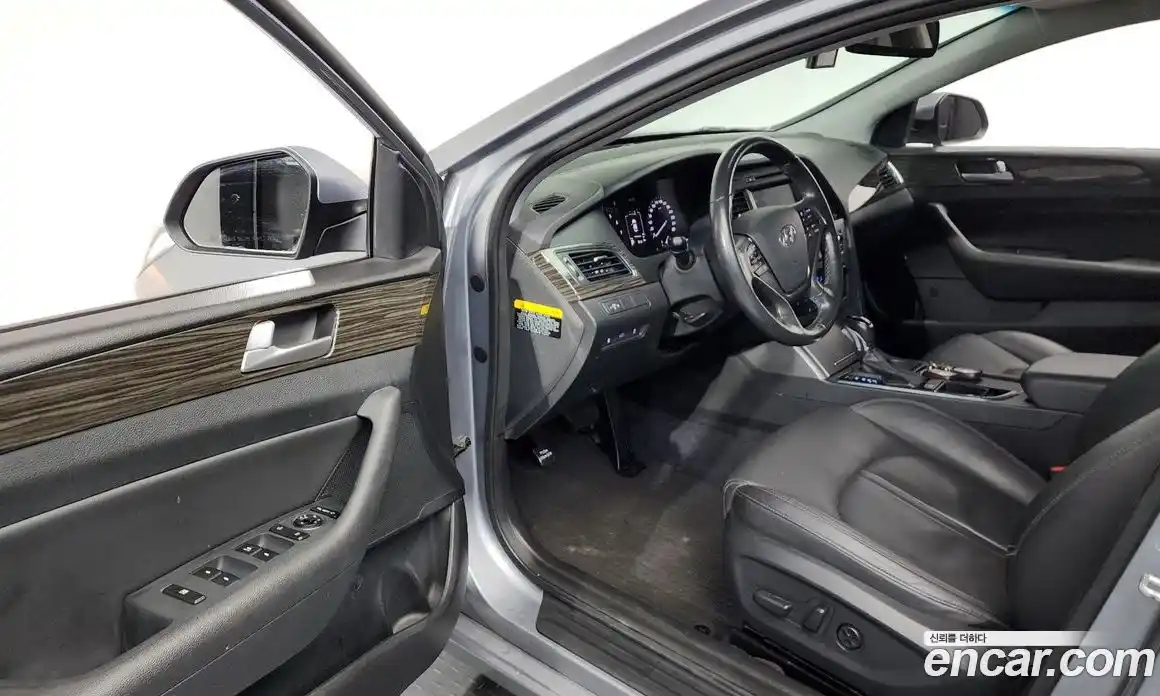 Hyundai Sonata 2015 2.0 Автомат в Москве № 110729, фото 9