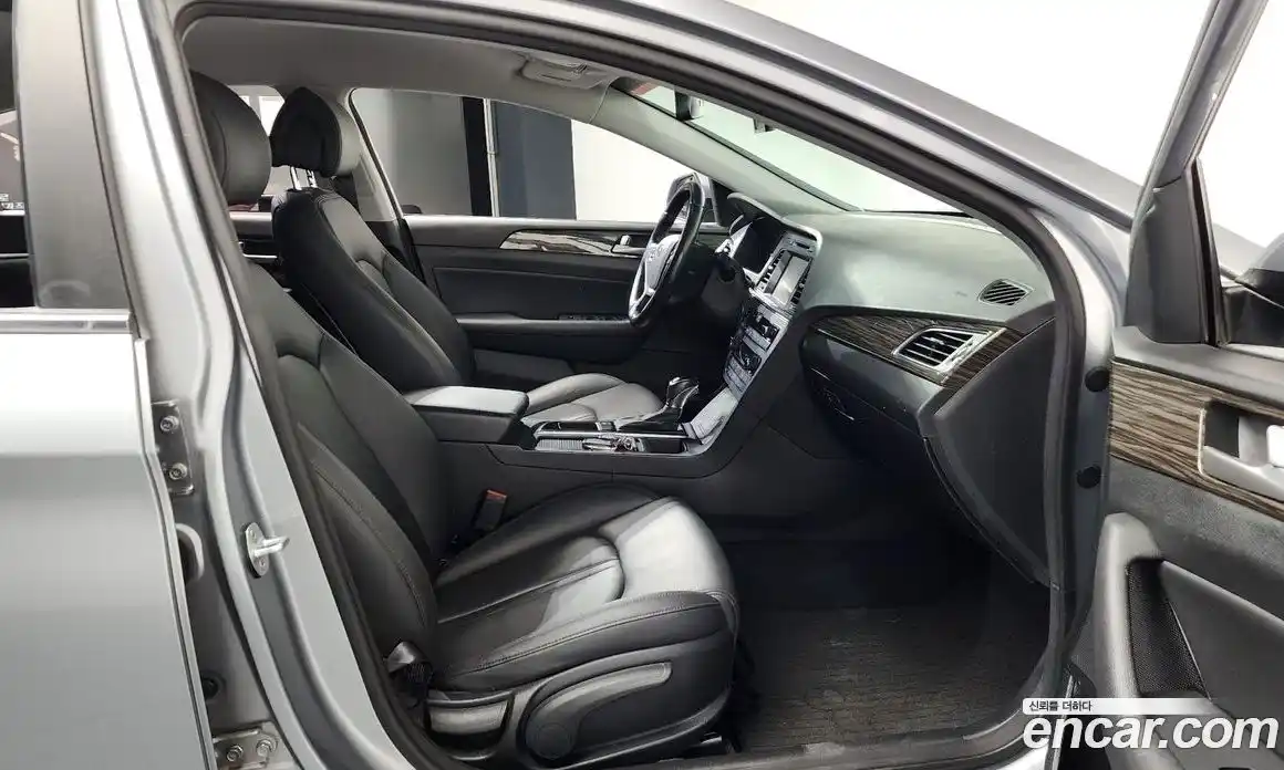 Hyundai Sonata 2015 2.0 Автомат в Москве № 110729, фото 10