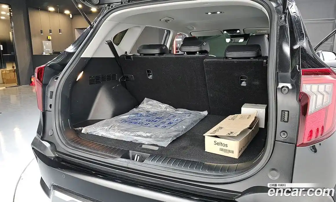 Kia Seltos 2023 1.6 Автомат в Москве № 120932, фото 7