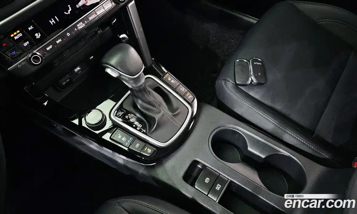 Kia Seltos 2023 1.6 Автомат в Москве № 120932, фото 8