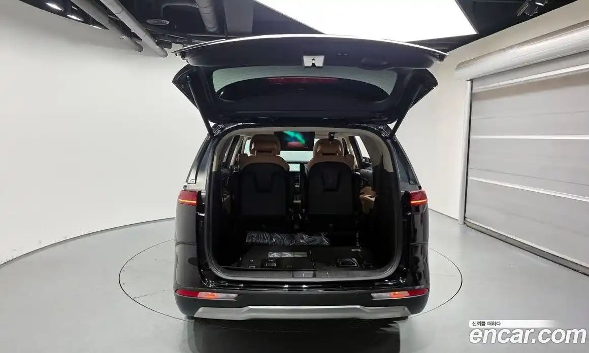 Kia Canival 2023 3.5 Автомат в Москве № 121018, фото 12