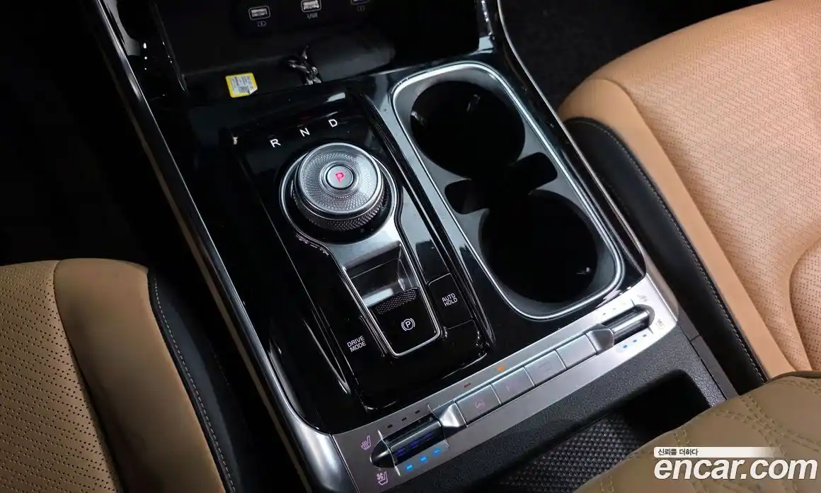 Kia Canival 2023 3.5 Автомат в Москве № 121018, фото 9