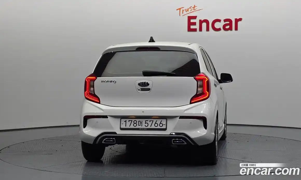 Kia Morning 2021 1.0 Автомат в Москве № 121458, фото 11