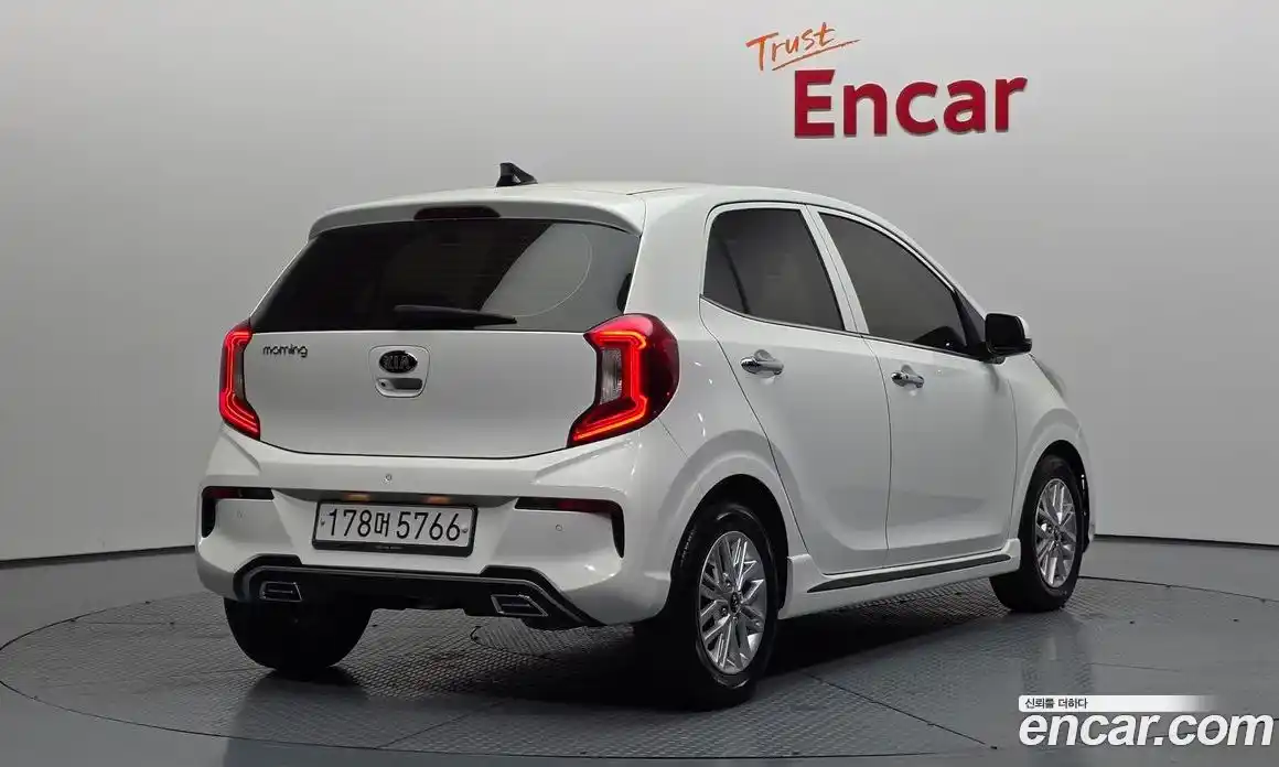 Kia Morning 2021 1.0 Автомат в Москве № 121458, фото 15