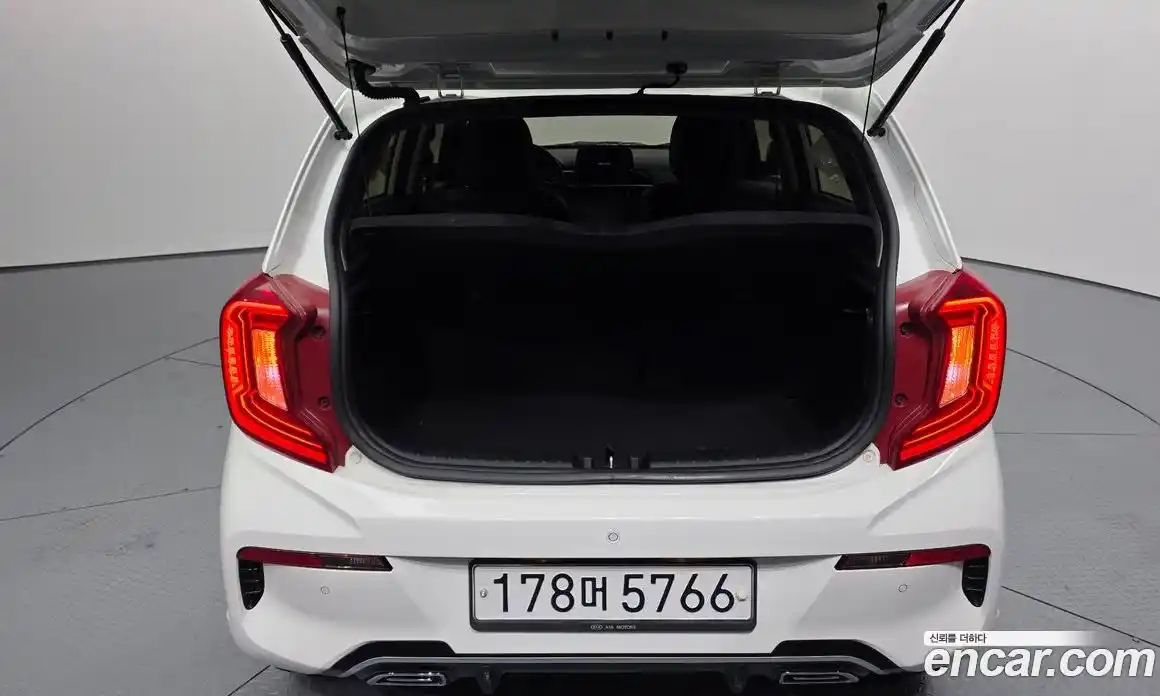 Kia Morning 2021 1.0 Автомат в Москве № 121458, фото 20