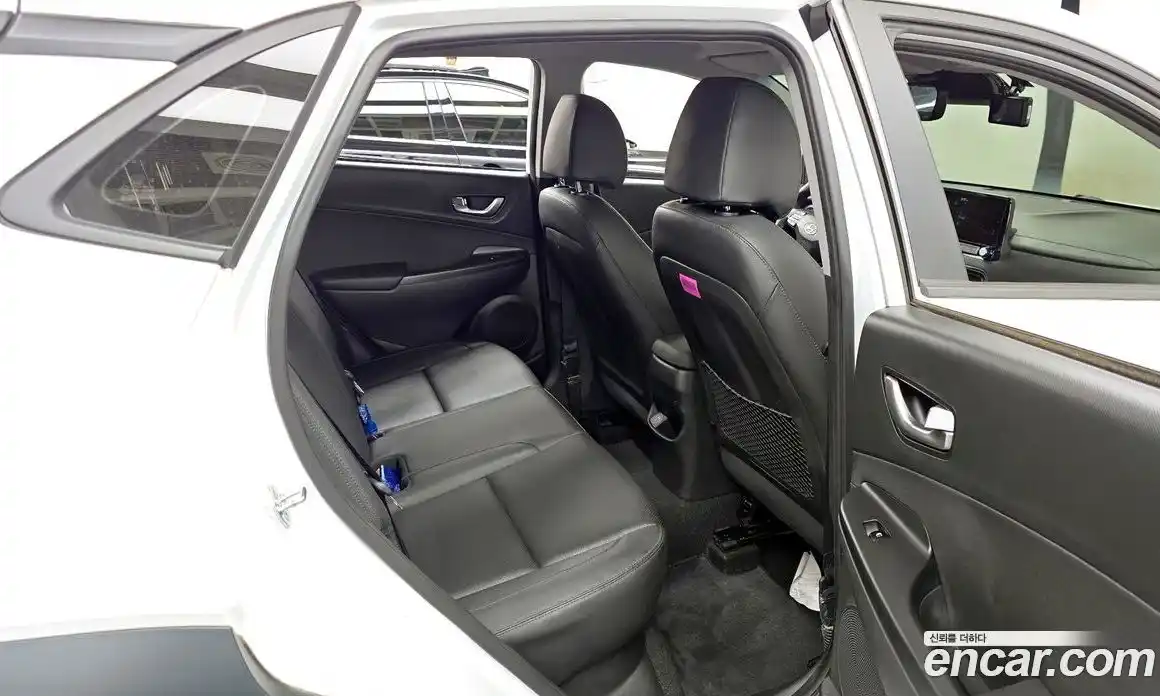 Hyundai Kona 2022 1.6 Автомат в Москве № 126282, фото 20