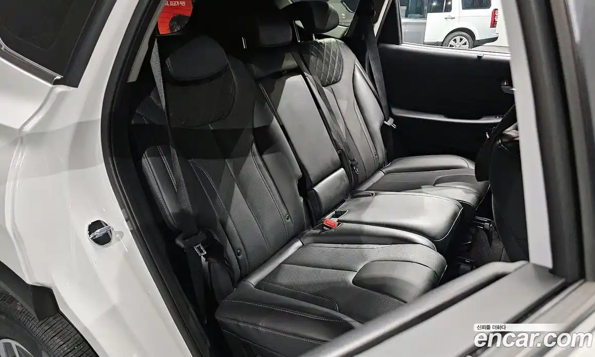 Hyundai Santa Fe 2023 1.6 Автомат в Москве № 129324, фото 16