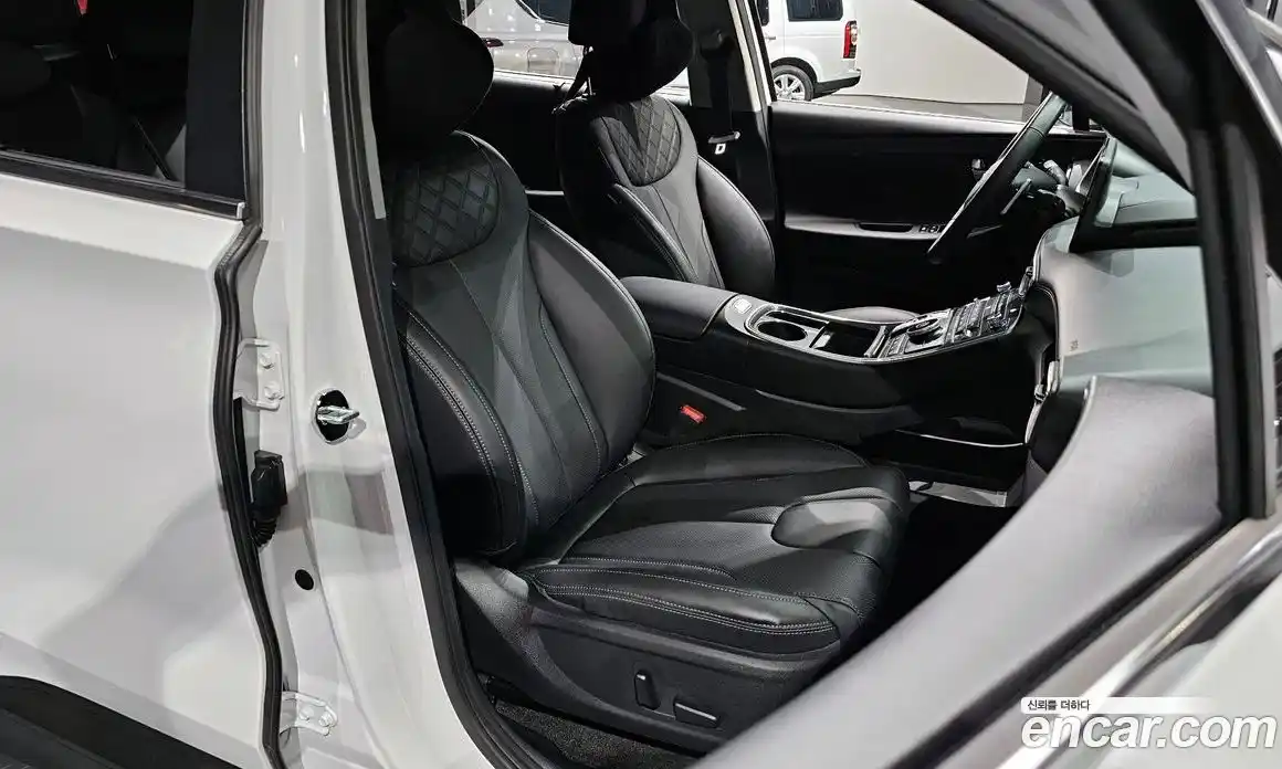 Hyundai Santa Fe 2023 1.6 Автомат в Москве № 129324, фото 20