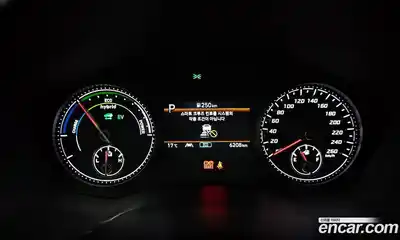 Hyundai Santa Fe 2023 1.6 Автомат в Москве № 129324, миниатюра 9