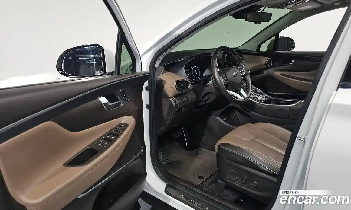 Hyundai Santa Fe 2022 1.6 Автомат в Москве № 130440, фото 17