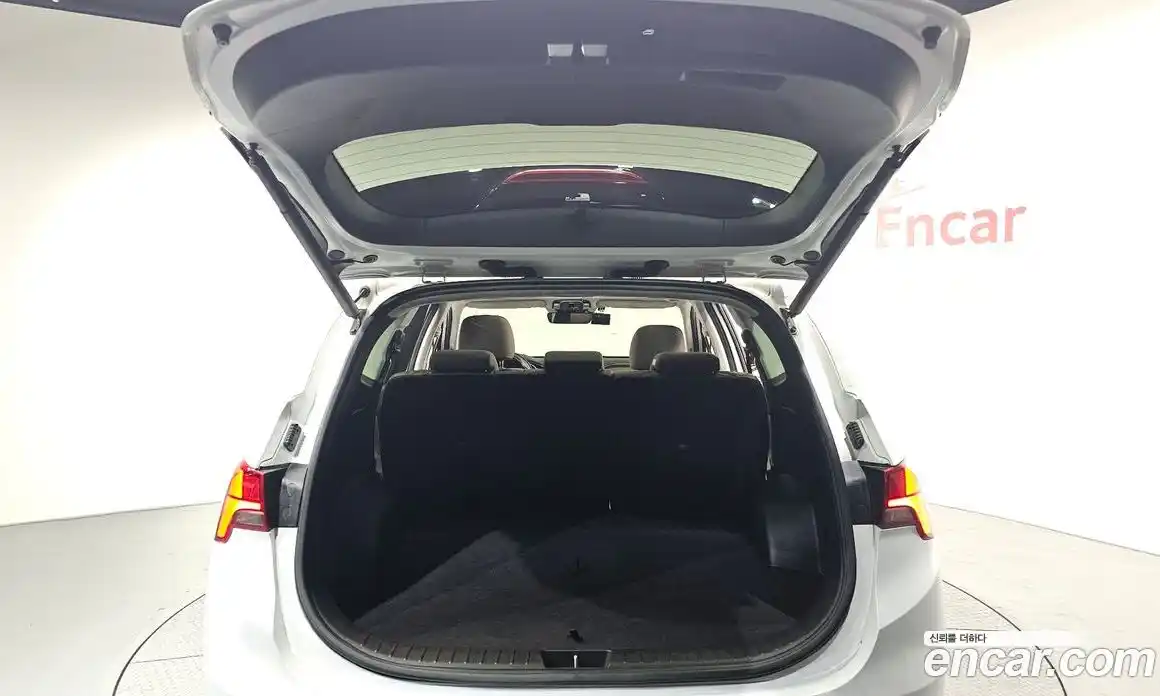 Hyundai Santa Fe 2022 1.6 Автомат в Москве № 130440, фото 20