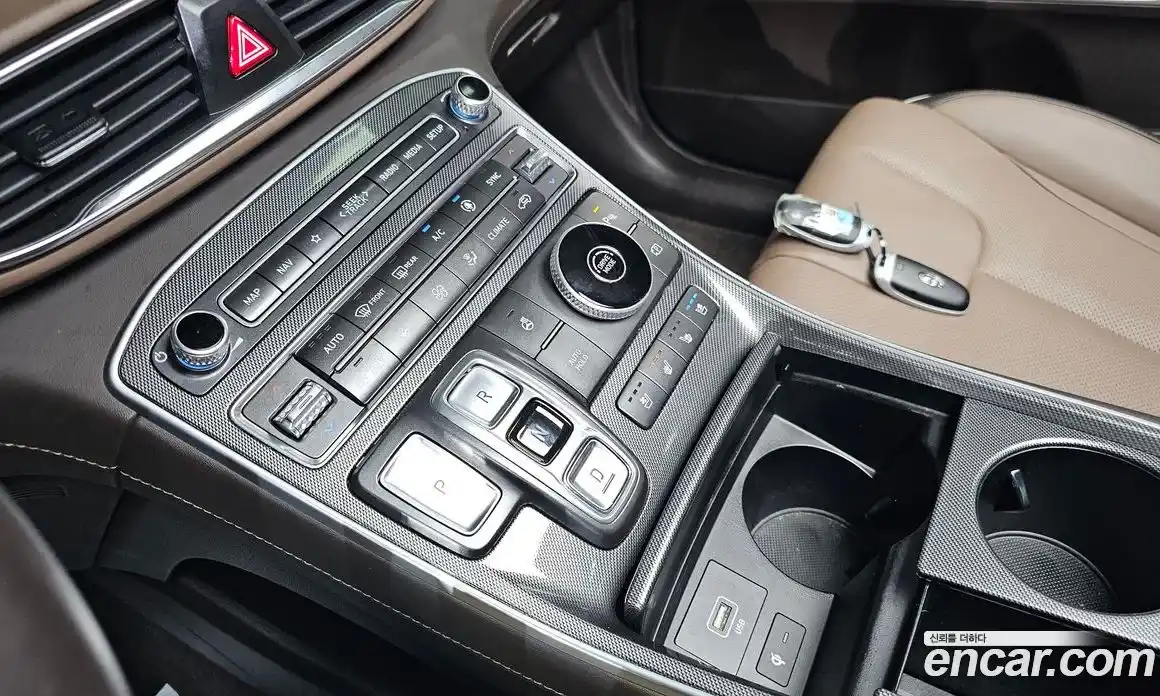 Hyundai Santa Fe 2022 1.6 Автомат в Москве № 130440, фото 5