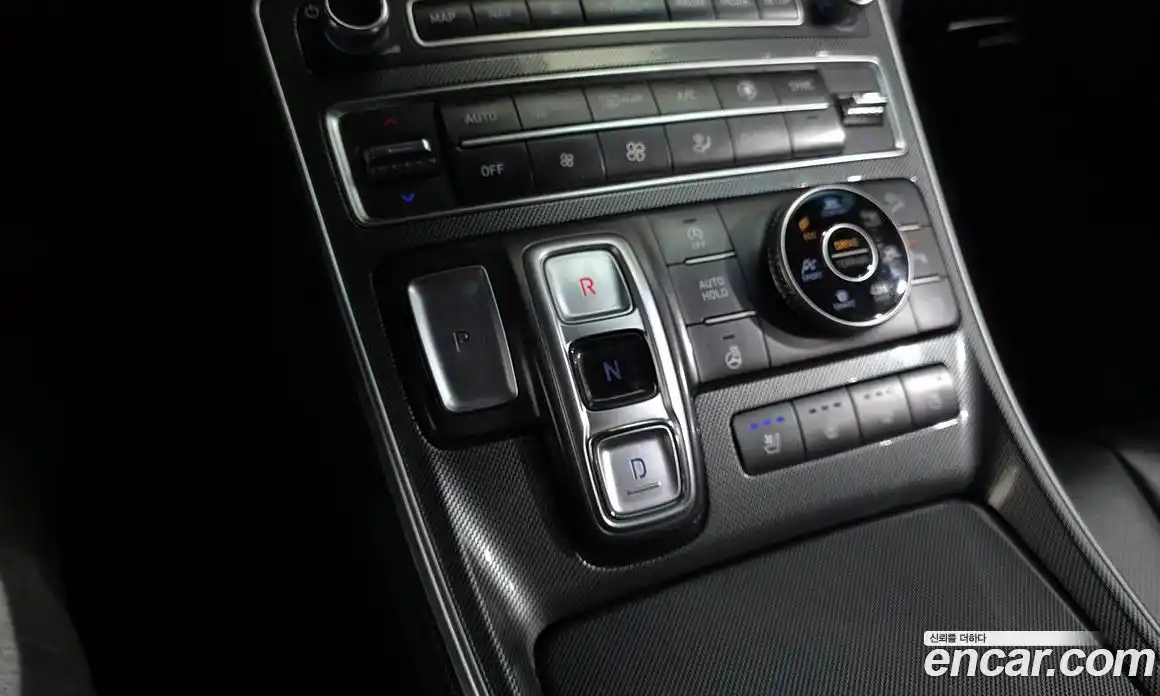 Hyundai Santa Fe 2022 2.2 Автомат в Москве № 130897, фото 4