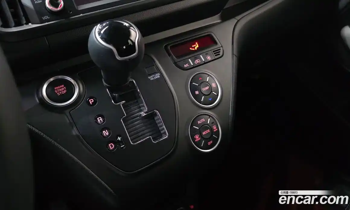 Kia Ray 2023 1.0 Автомат в Москве № 132417, фото 19