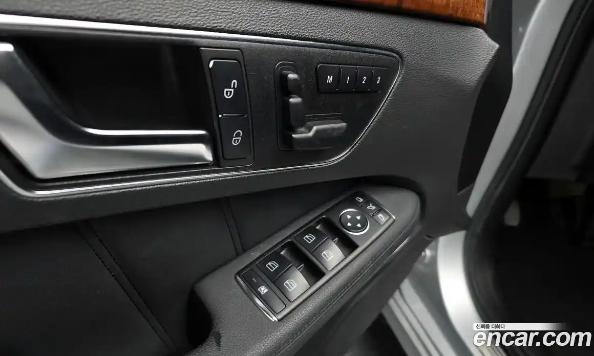 Mercedes-Benz E-Class 2012 3.5 Автомат в Москве № 139550, фото 14