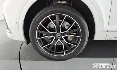 Audi Q5 2023 2.0 Автомат в Москве № 162455, миниатюра 2