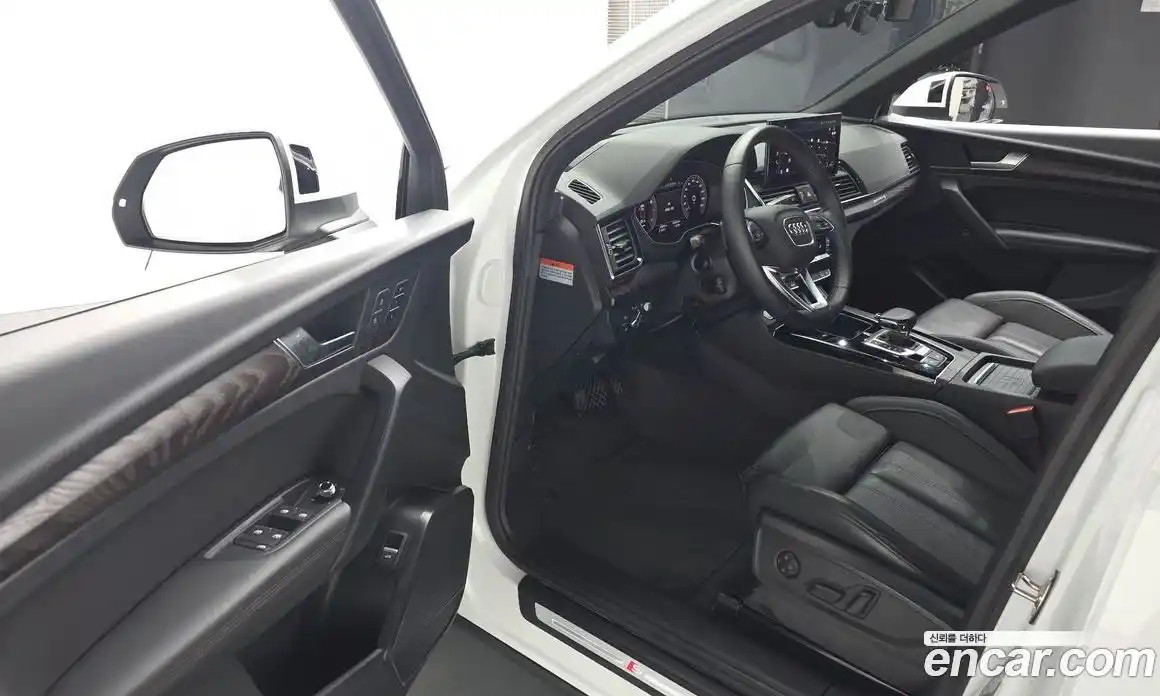 Audi Q5 2023 2.0 Автомат в Москве № 162455, фото 3