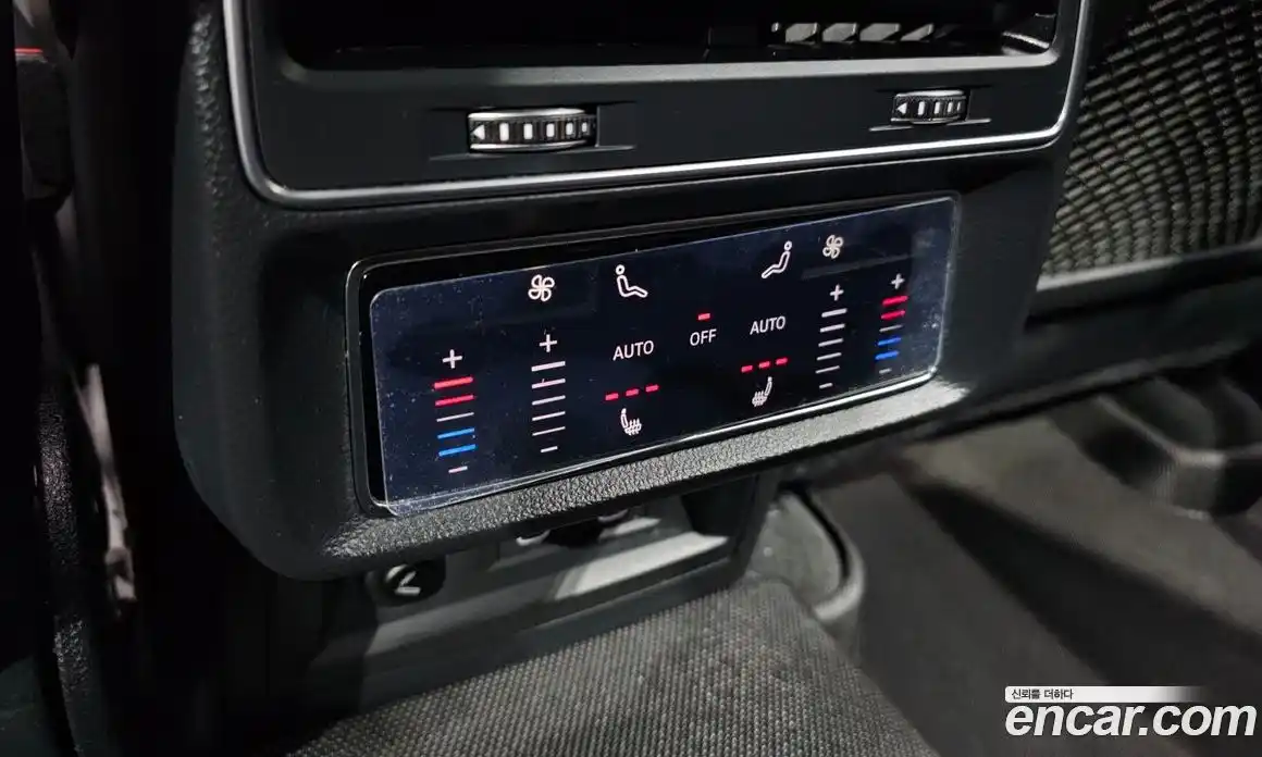 Audi Q8 2021 3.0 Автомат в Москве № 162886, фото 4