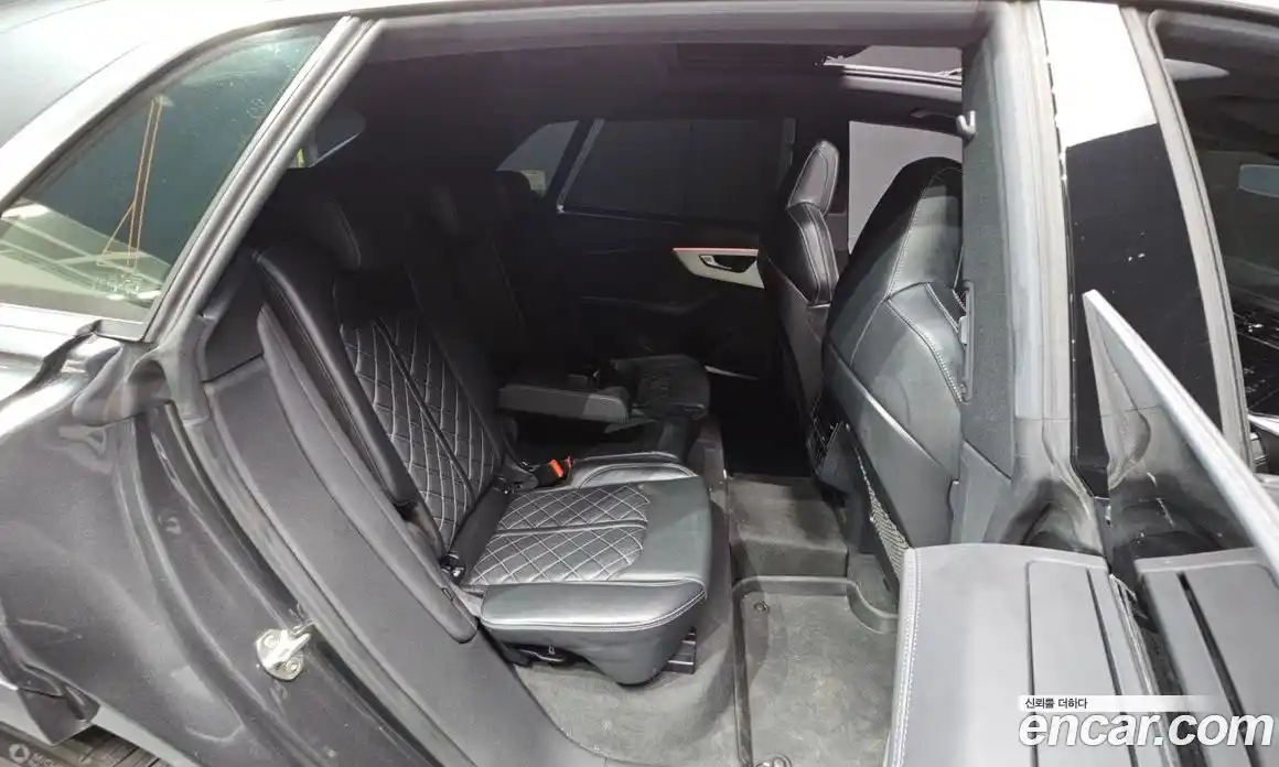 Audi Q8 2021 3.0 Автомат в Москве № 162886, фото 5