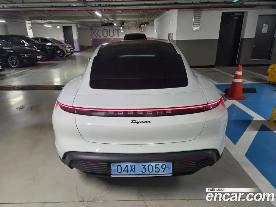 Porsche Taycan 2021 0.4 Автомат в Москве № 165296, фото 4