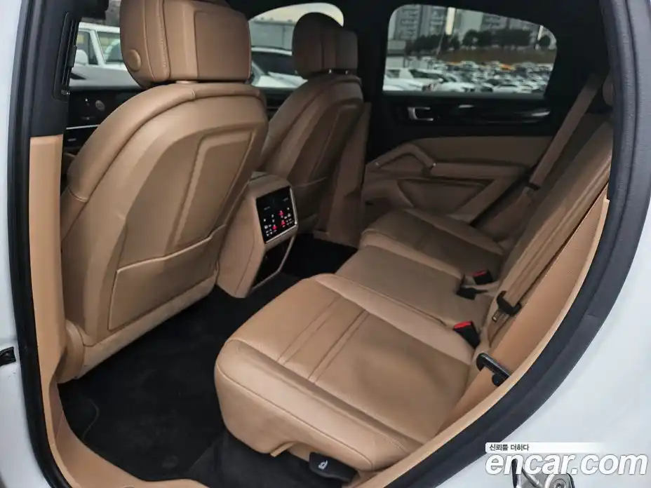 Porsche Cayenne 2023 3.0 Автомат в Москве № 165824, фото 11