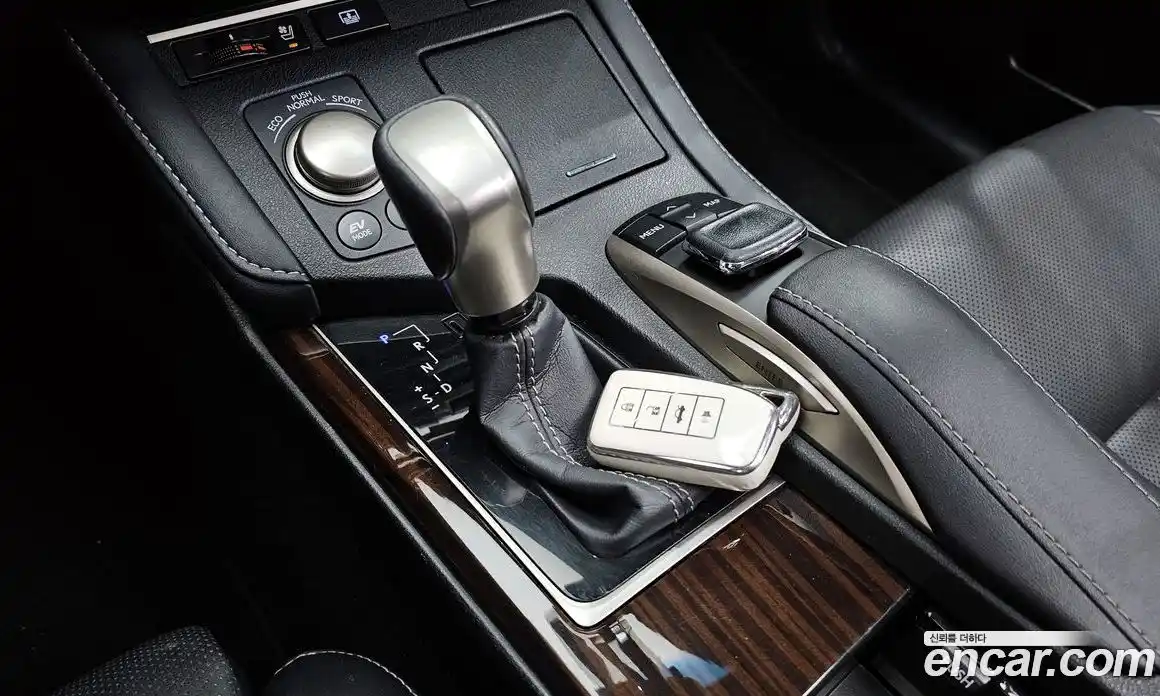 Lexus ES 2016 2.5 Автомат в Москве № 168224, фото 12