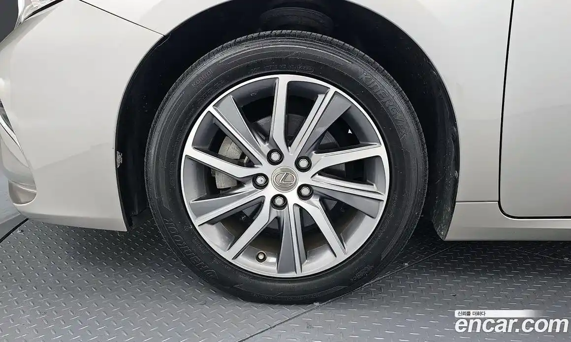 Lexus ES 2016 2.5 Автомат в Москве № 168224, фото 15