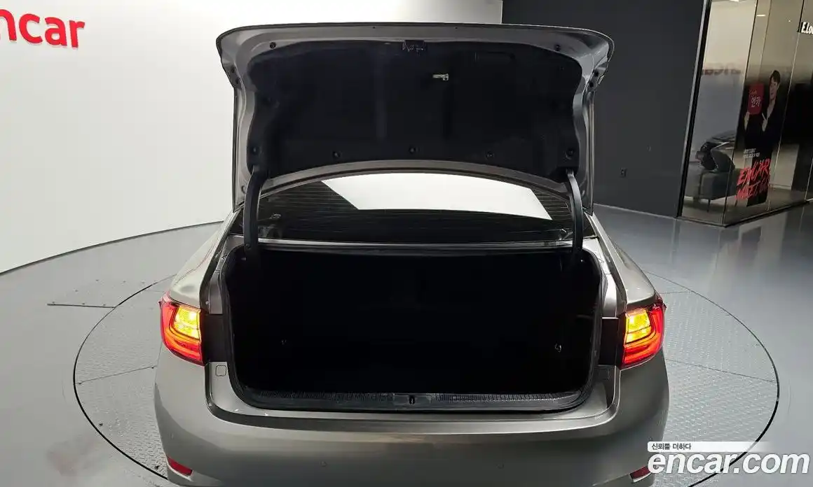 Lexus ES 2016 2.5 Автомат в Москве № 168224, фото 19