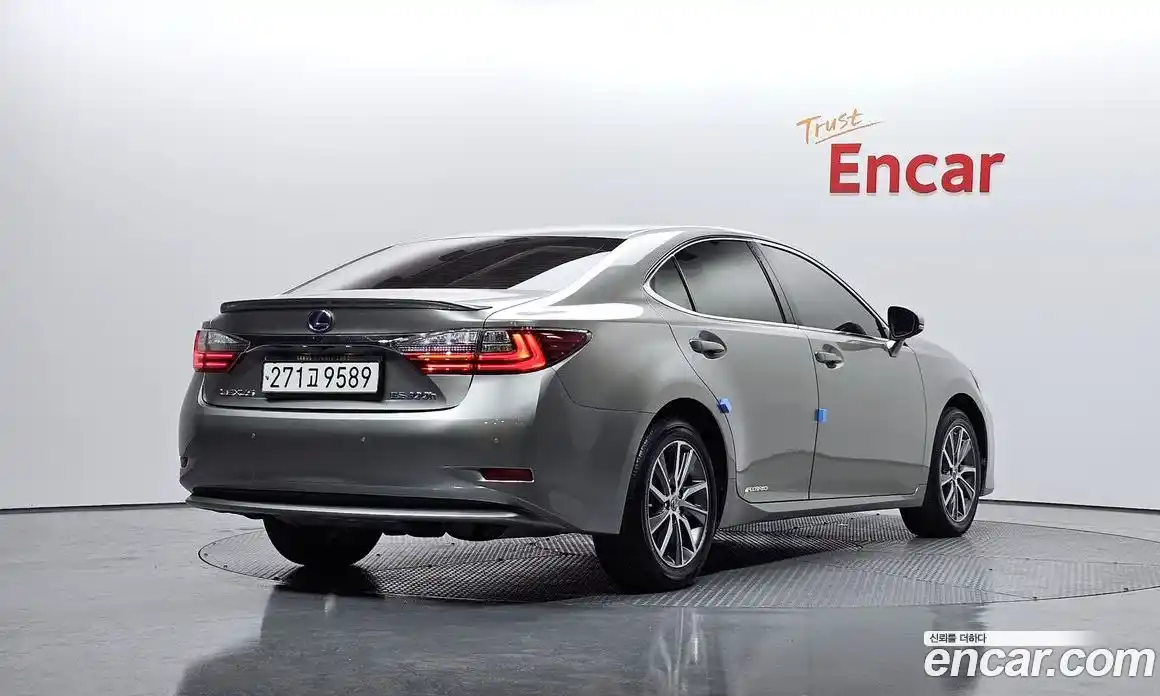 Lexus ES 2016 2.5 Автомат в Москве № 168224, фото 20