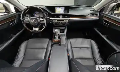 Lexus ES 2016 2.5 Автомат в Москве № 168224, миниатюра 3