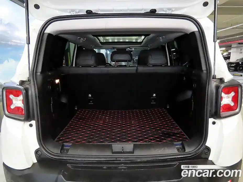 Jeep Renegade 2021 2.4 Автомат в Москве № 169992, фото 18